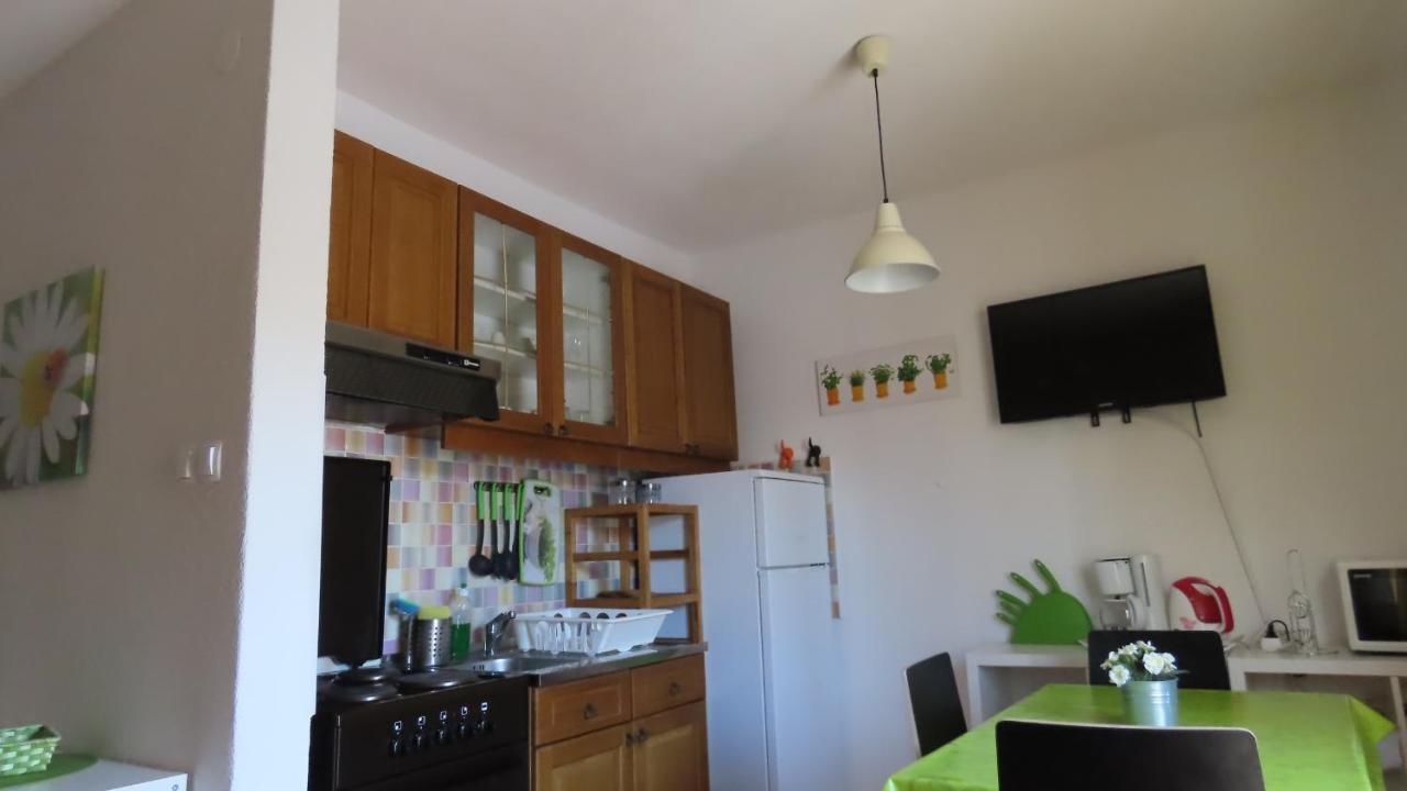 Apartments Kamelija Malinska Eksteriør bilde