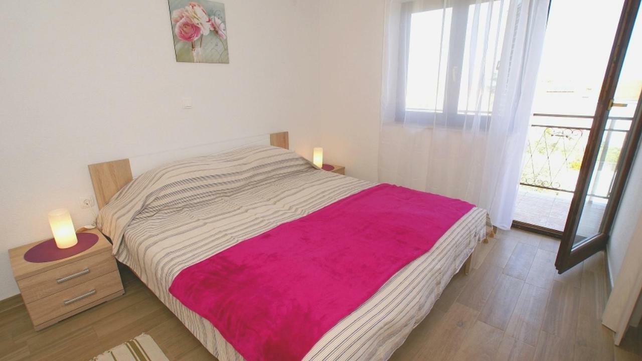 Apartments Kamelija Malinska Eksteriør bilde
