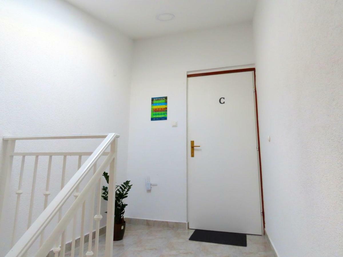 Apartments Kamelija Malinska Eksteriør bilde